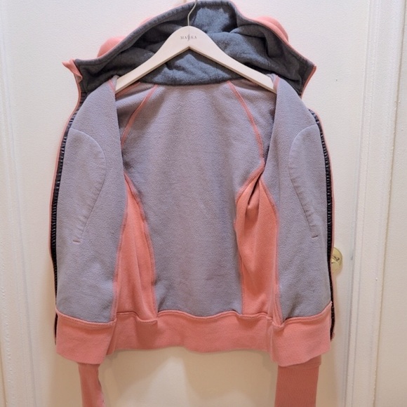 Lululemon Scuba hoodie - Picture 5 of 6